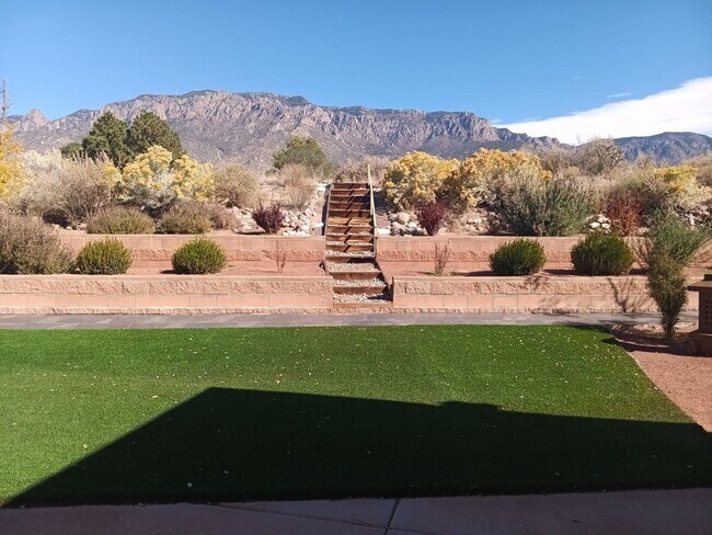 Foto del edificio - 4 Bedroom, 3 Bathroom Home! Schedule a Sho...