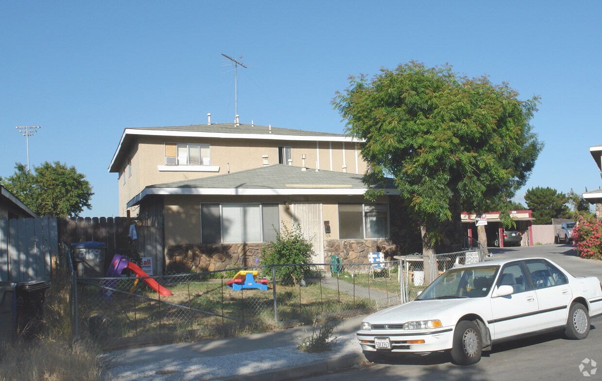 Primary Photo - 3189-3191 Locke Dr
