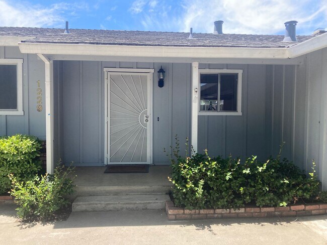 Foto del edificio - 1229 Eastridge Dr
