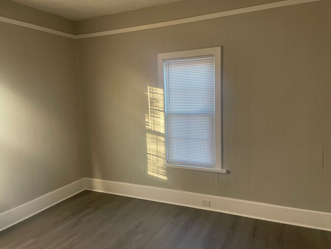 Foto del edificio - 3 br 1 bath house for rent