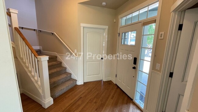 Foto del edificio - Stunning 4 BD | 2.5 BA Craftsman - Milwaukie
