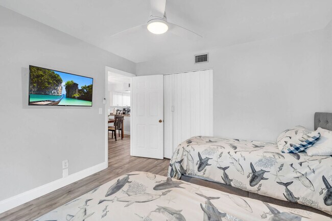 Foto del edificio - 600 Neapolitan Way