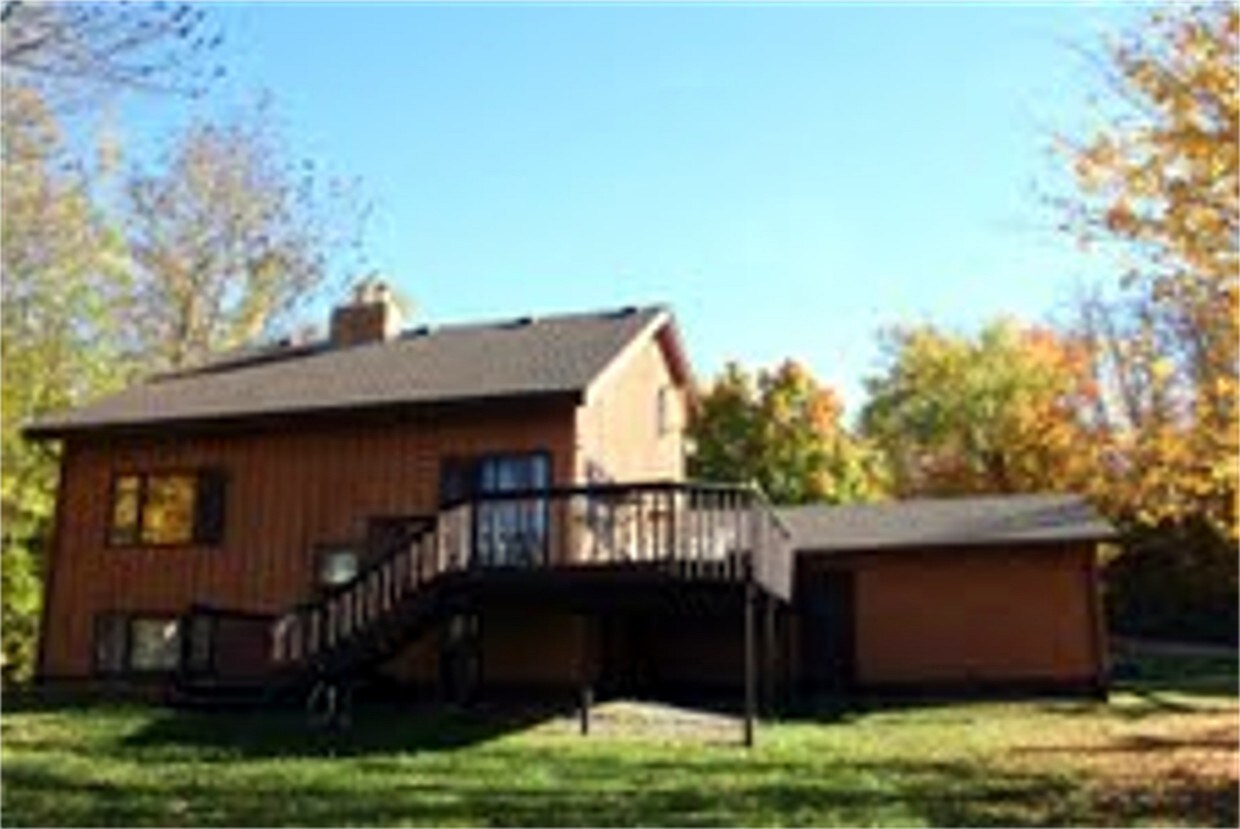 18381 Sugar Lake Trail, Cohasset, MN 55721 House Rental in Cohasset