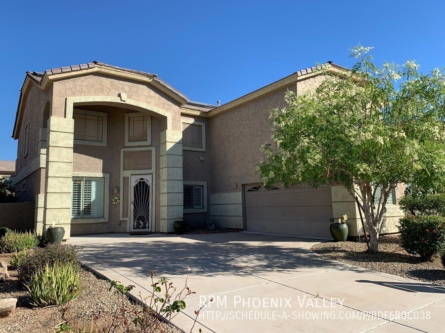 Primary Photo - Gorgeous Updated 5-bed /3 Bath in Trailsid...