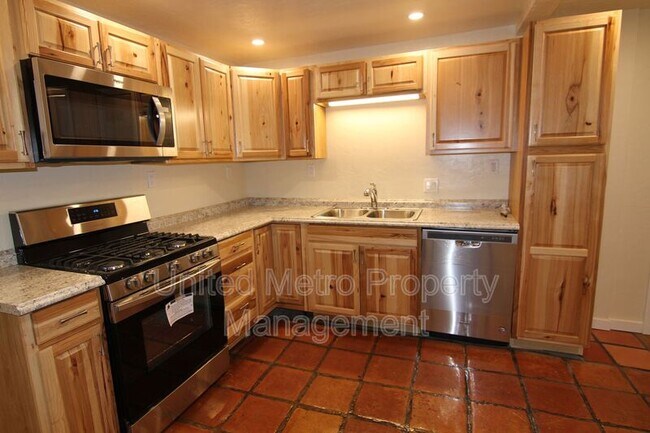 Foto del edificio - 813 Lincoln Ave