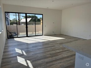 Building Photo - 256 B Ave