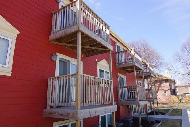 Balconies - 2000 J St