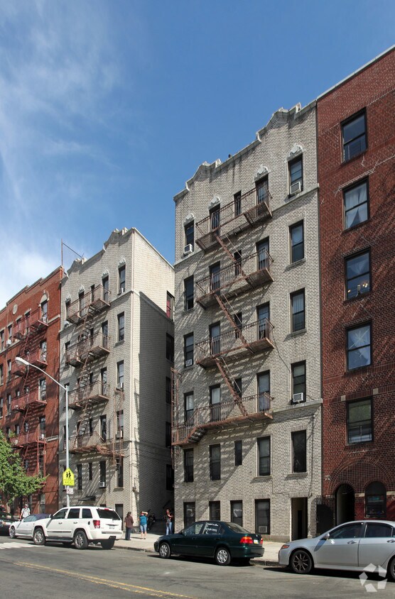 Foto principal - 3044 Kingsbridge Ave