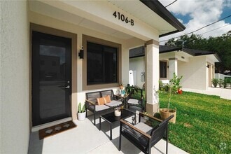 Building Photo - 4106 N Thatcher Ave