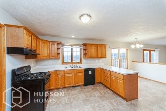 Building Photo - AVAILABLE NOW! - 4399 N Park Ave, Warren, ...
