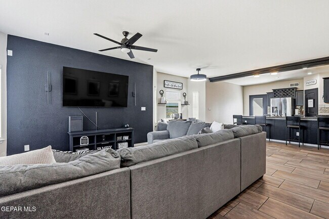 Foto del edificio - 14270 Richard Wiles