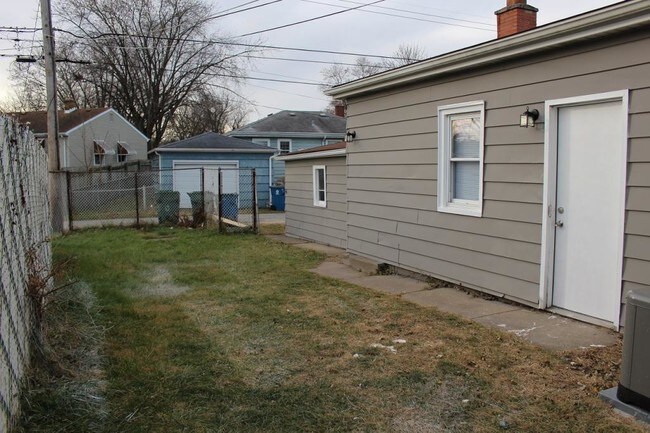 Building Photo - 1712 171st Pl