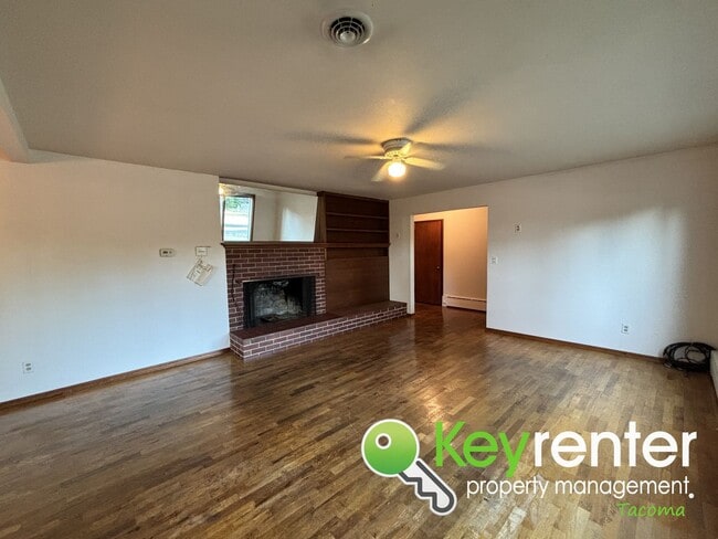 Foto del edificio - Charming 4-Bedroom Mid-Century Style Craft...