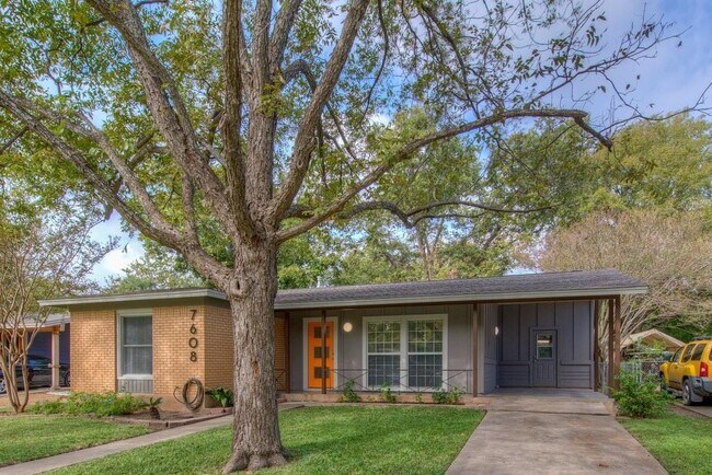 Foto del edificio - 7608 Delafield Ln