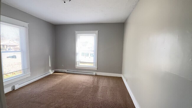 Building Photo - 111 S Dicks St