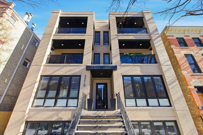 Building Photo - 3219 N Seminary Ave