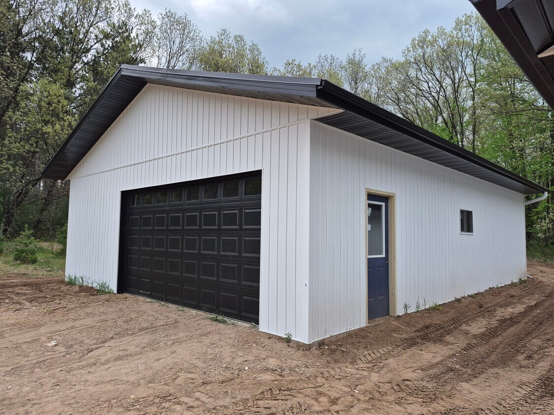 Building Photo - 6577 Pleasant Dr