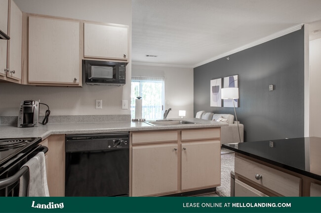 Building Photo - 2500 Aventura Dr