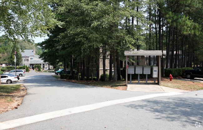 Ashford Lakes Apartments Communit - Pinewood Station