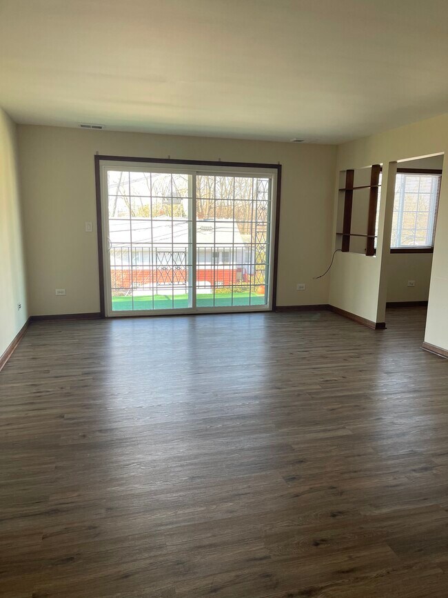 Living room - 765 Garland Plz