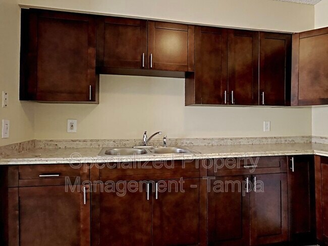 Foto del edificio - 8305 N Marks St