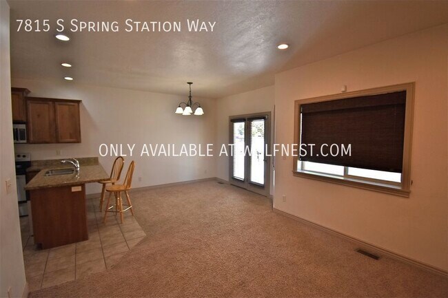 Building Photo - Stunning Midvale Townhome! No Deposit Option!