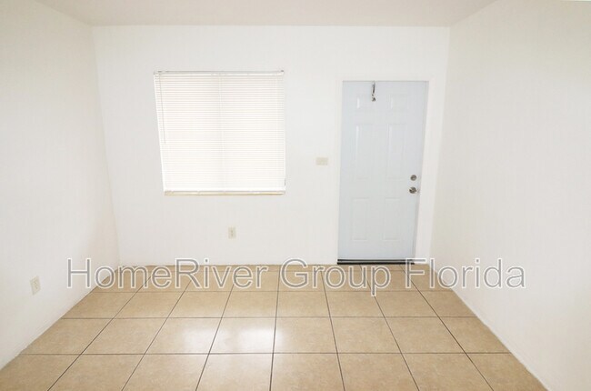 Foto del edificio - 1280 NE 139th St