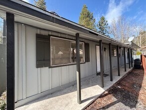 Building Photo - 4091 Greenwood Rd