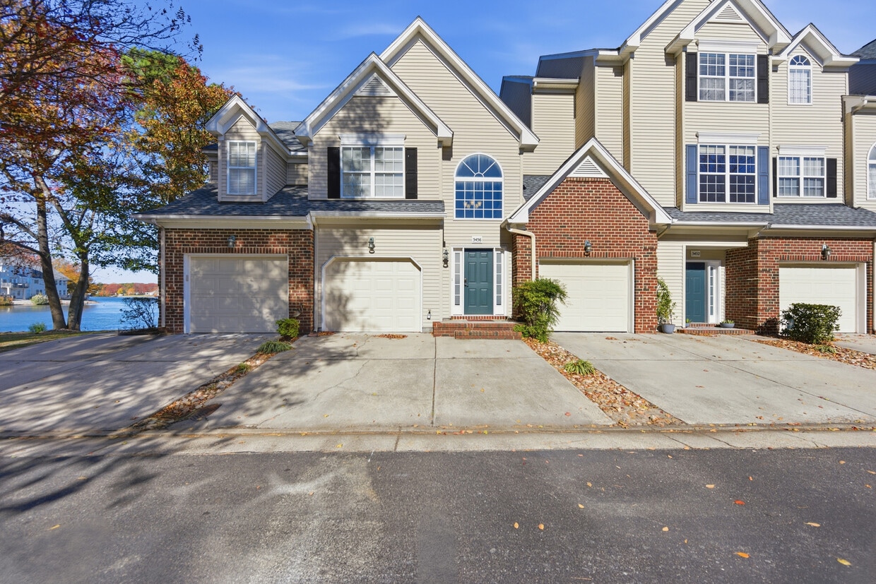 Foto principal - 5456 Summer Crescent