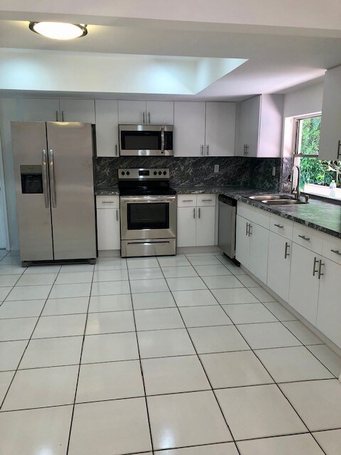 Building Photo - 7241 SW 84th Pl