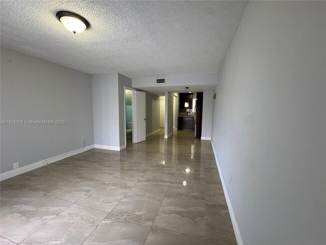 Foto del edificio - 2610 W 76th St