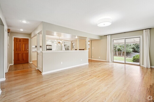 Building Photo - 994 E Costilla Ave