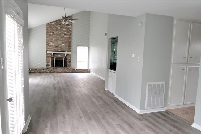 Foto del edificio - 12019 Champion Forest Dr