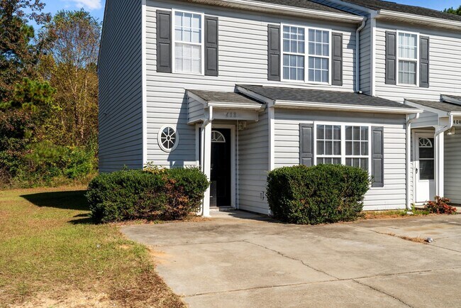 Building Photo - Charming 3-Bed 3.5-Bath Near Campbell University