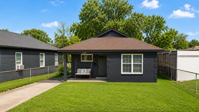 Building Photo - 2136 Howell Ave