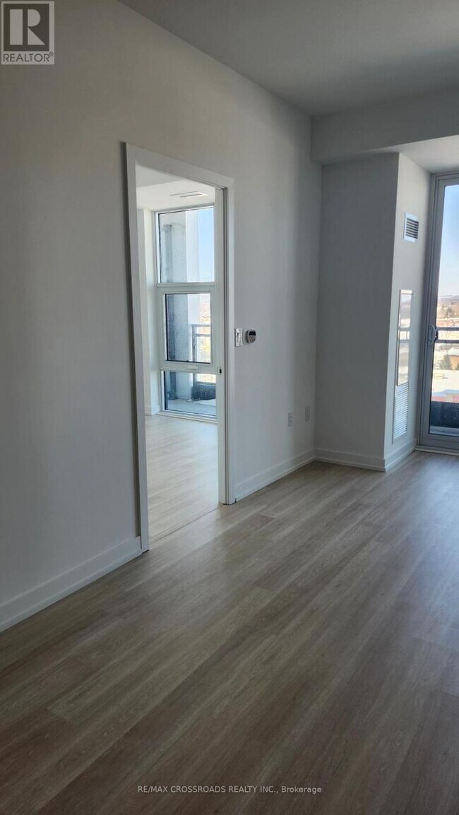 Photo du bâtiment - 9750 Markham Rd