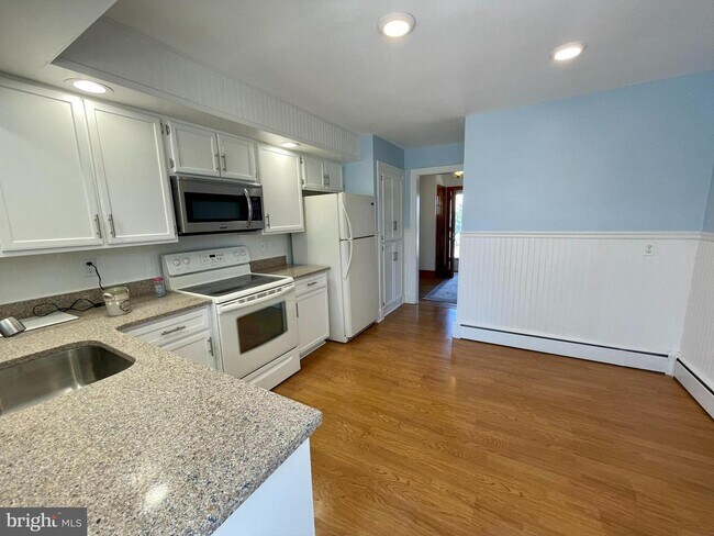 Building Photo - 241 Fort Loudon Rd