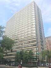 Building Photo - 2930 N Sheridan Rd
