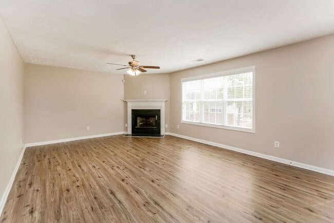 Building Photo - 210 Overlook Ct