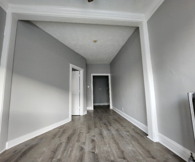 Building Photo - 6633 S Ellis Ave