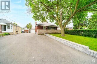 Building Photo - 21 Miramar Crescent