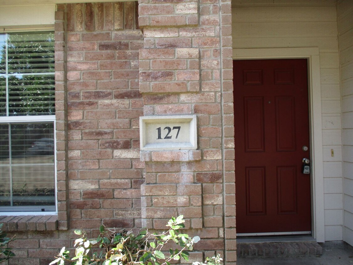 Foto principal - $1995 / 3br – 1648 ft2 - 3/2/2 w/Office ready to move in Brookville Estates (Forney)