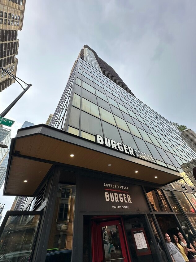 Foto principal - 10 E Ontario St