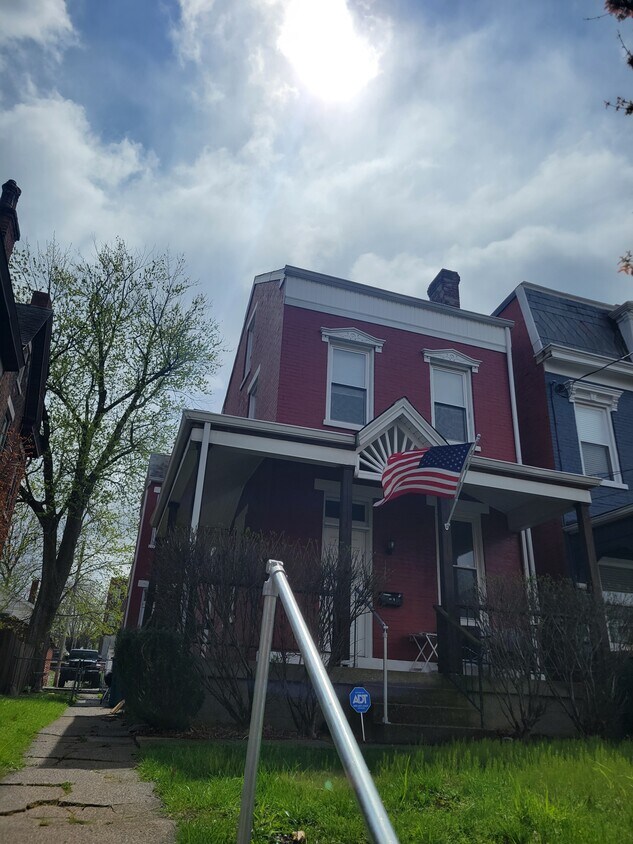 Primary Photo - 224 6th Ave