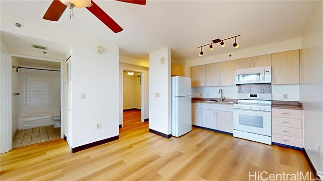 Primary Photo - 94-302-302 Paiwa St