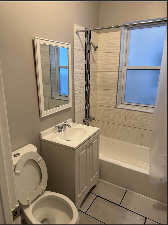 Foto del edificio - 2 bedroom in Chicago IL 60639