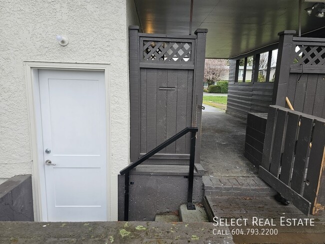 Building Photo - 46330 Chilliwack Central Rd