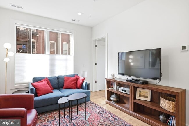 Foto del edificio - 1775 Swann St NW