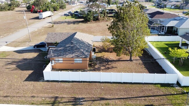 Foto del edificio - 1602 SW 16th Ct