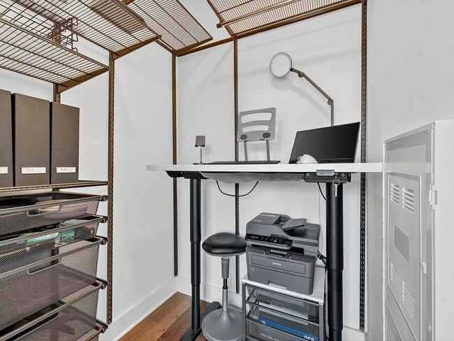 Photo - 1312 King St Apartment